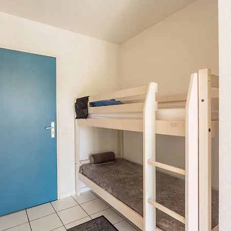 Parfaitement Equipe Face Au Golf De , Avec Piscine Et Place De Parking Appartement